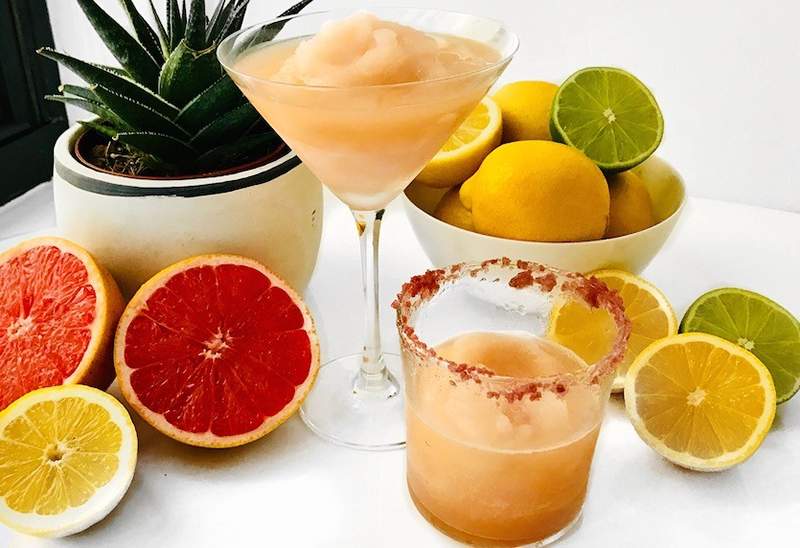 Esta margarita de baixa paixão com baixa açúcar é a bebida perfeita para a sua festa do Oscar