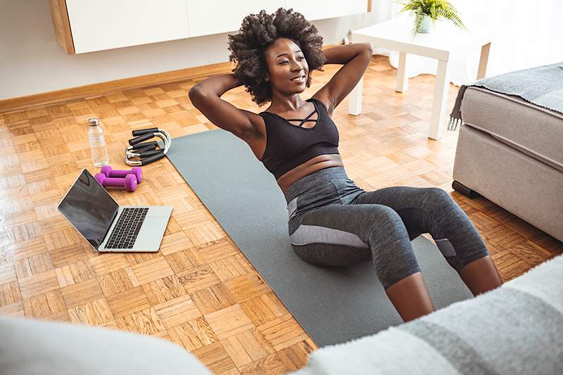 De bedste måder, vi lærte at blive stærkere i 2021, ifølge Fitness Pros