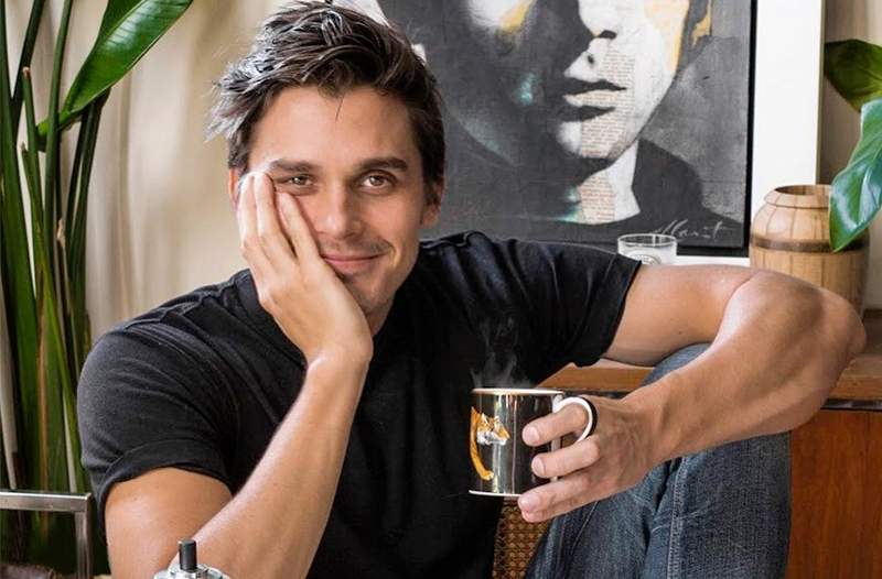 Antoni Porowski deelt zijn go-to smoothie-recept-niet-bevroren fruit nodig