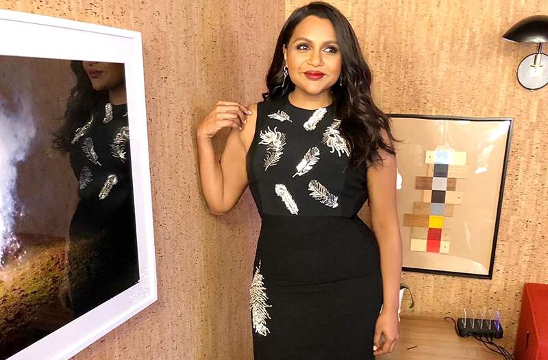 Mindy Kaling ütleb, et see on * üks * asi, mida peate oma vannitoa jaoks ostma