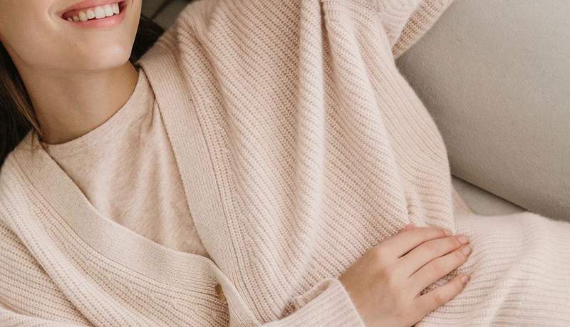 Wear-Everywhere Cocoon Sweater sudah terjual habis 5 kali sejak diluncurkan-tapi itu kembali