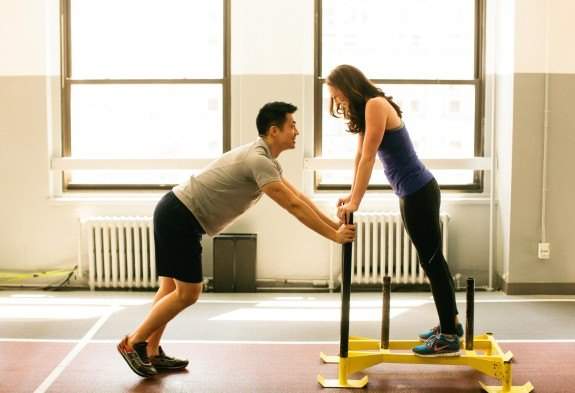 5 pasangan yang menemui cinta di gimnasium