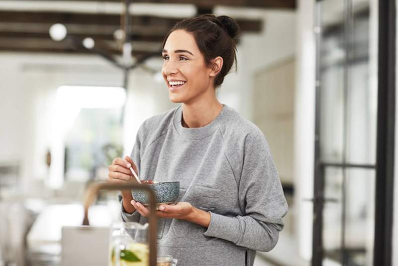 Atvainojiet, ka nenožēlo, ka Kayla Itsines ir absolūti pro-bread