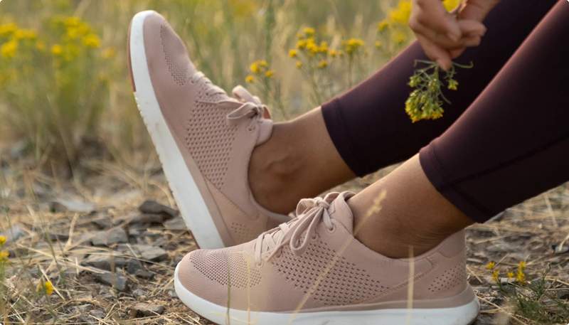 Estas zapatillas de deporte con manos libres son las cosas más fáciles que te pondrás en los pies, no se requieren doblar ni orejas de conejito