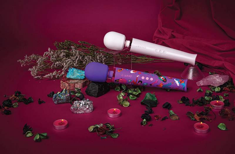 Onze favoriete Le Wand-vibrators zijn tot 50% korting voor Halloween-weekend-geen trucs, alleen traktaties