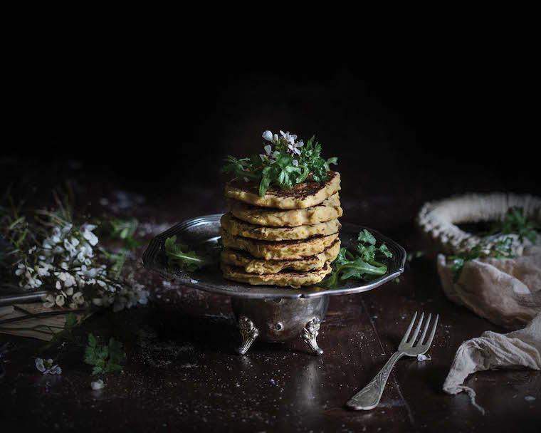 Questi pancake salati senza glutine sono deliziosi a colazione * o * cena