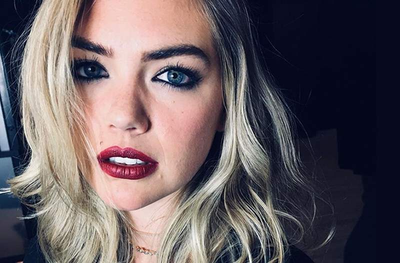 Dorongan pinggul supercharged Kate Upton menyerukan band berat dan pita resistensi