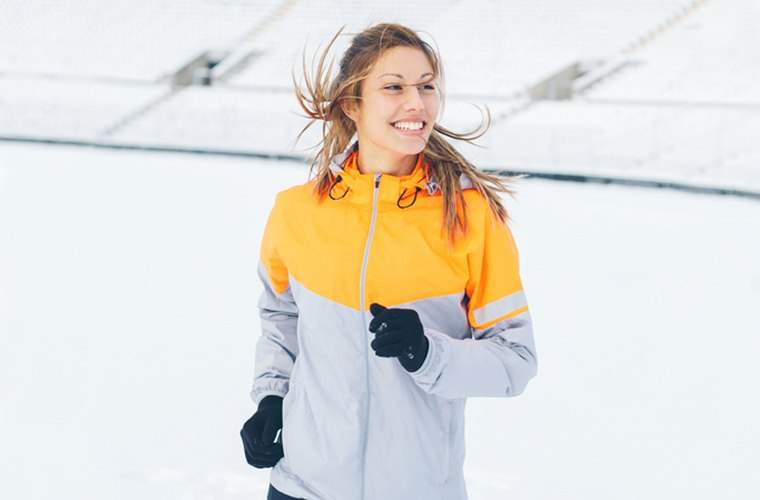 A razão científica sorrindo pode tornar seu treino mais poderoso