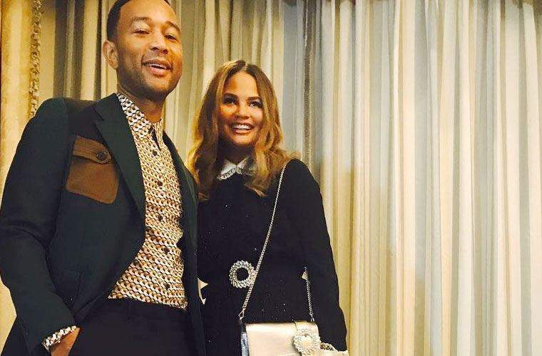 Chrissy Teigen Martha Stewart-esque sağlıklı ev mogul olmak üzere?