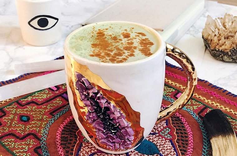 Vyskúšajte tento recept Moringa Latte na ranné palivo bez kofeínu