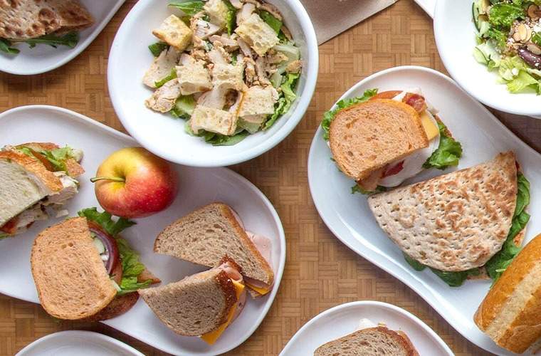 Panera sta acquistando Au Bon Pain (noto che mangiare sano in viaggio sta per diventare più facile)