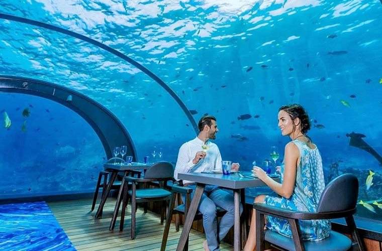 Di tempat Maldives ini, anda boleh makan makanan yang sihat * secara harfiah * di bawah laut