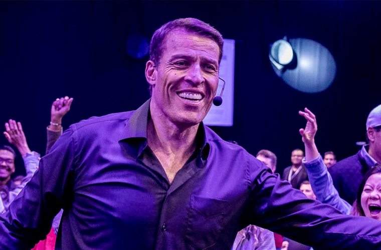 3 dalykai, kuriuos Tony Robbins naudoja atsigauti po super intensyvių treniruočių