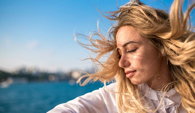 Dieses beliebte Replumping-Shampoo ist der Schlüssel zum Hinzufügen von Volumen und Glanz zu schwachen, stumpfen Strängen-und es ist im großen Verkauf