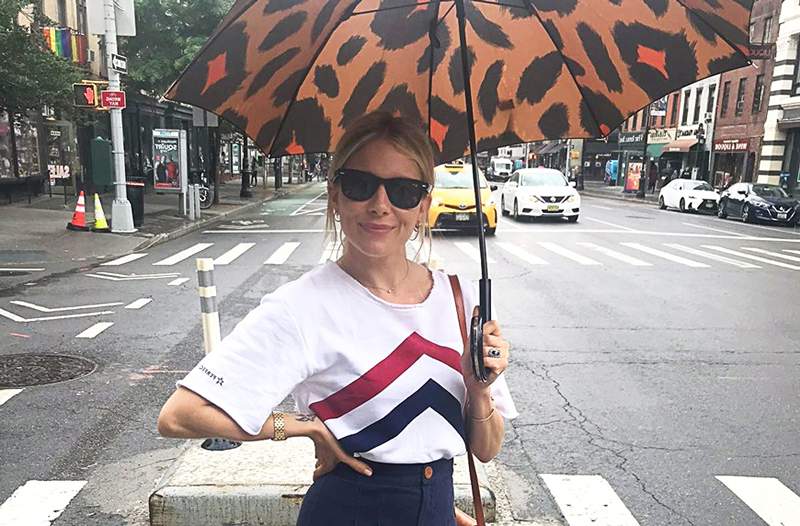 Le look de tee-shirt recadré de Sienna Miller flattera tous les types de corps