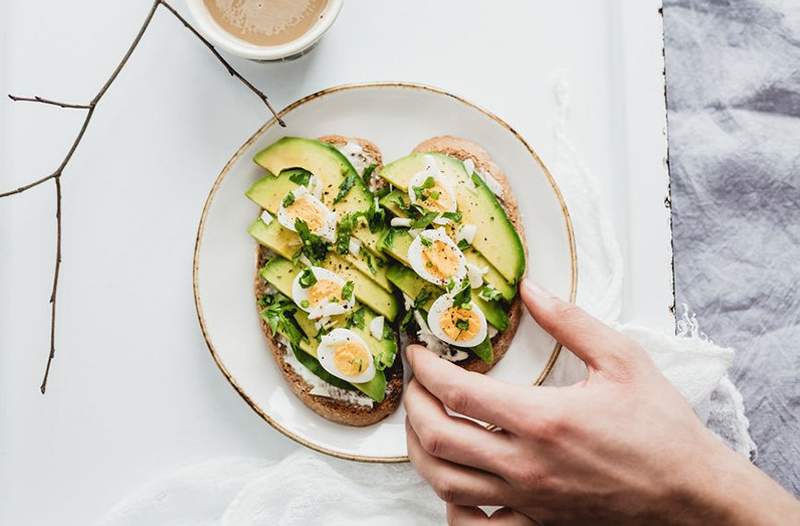 Mengapa kita suka roti bakar alpukat bagaimana trend makanan yang sihat dibuat