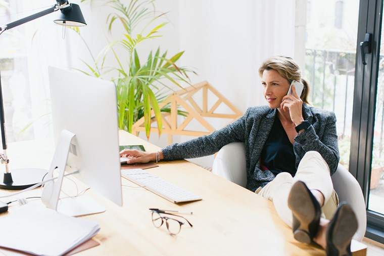 Zwei Möglichkeiten, um Ihr Vertrauen in Office zu steigern, da Machtposen nicht unbedingt effektiv sind