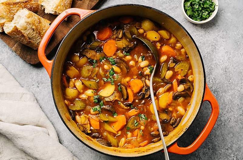 9 Hjärtliga högprotein vegetariska grytrecept för att göra denna vinter