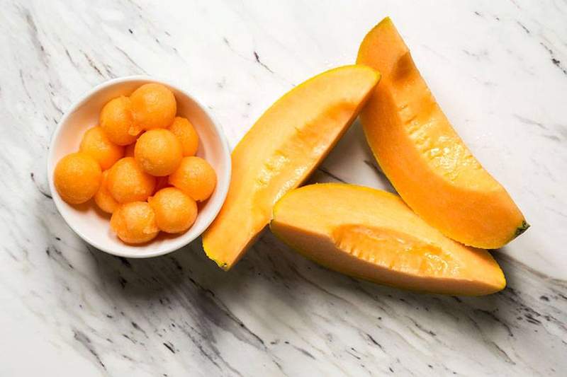 Flytt over, appelsiner-svinger ut Cantaloupe har også massevis av C-vitamin C