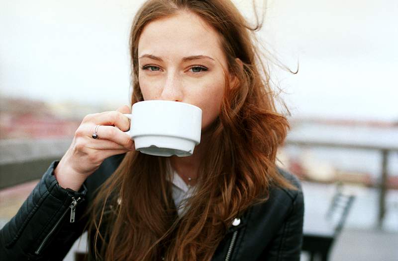 Le café est délicieux mais de nouvelles recherches suggèrent que trop peut avoir un impact sur la santé du cerveau