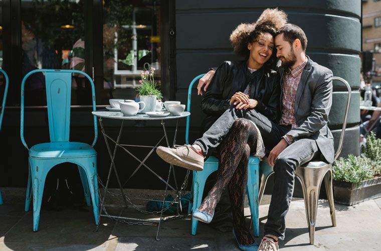 Cuando se trata de relaciones saludables, el estudio muestra que el amor es realmente todo lo que necesitas