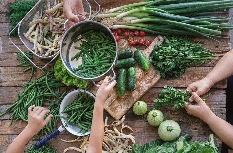 Come puoi aiutare a rendere cibo sano un punto fermo sul tavolo di tutti