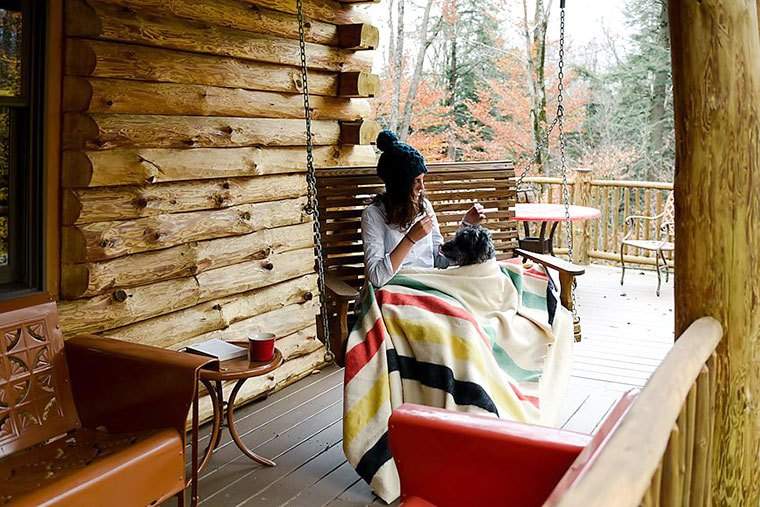 10 hygge husholdningsartikler for at forbedre din plads med chill kabinevibber