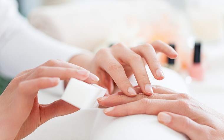 3 motivi per cui dovresti optare per una manicure senza acqua