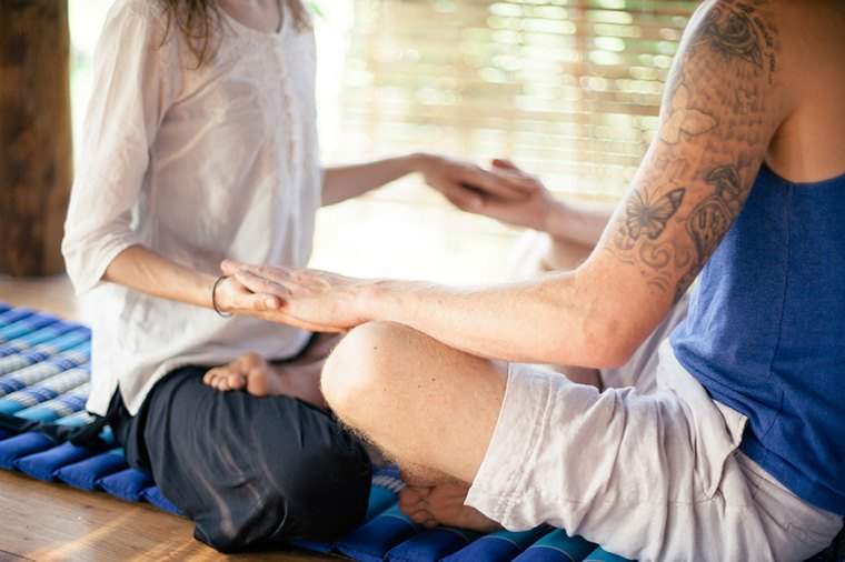 Kako meditacija vpliva na vaše zmenke in spolno življenje?