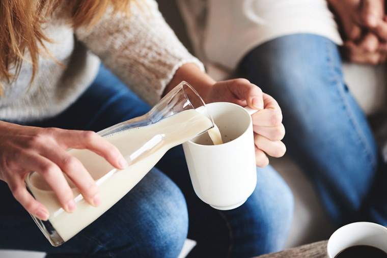 ¿La leche de avena causa menos hinchazón que la almendra??