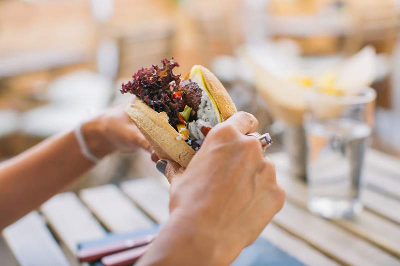 Cómo comer más fibra utilizando la 'regla de 3 a 1 de un médico de medicina funcional en cada comida