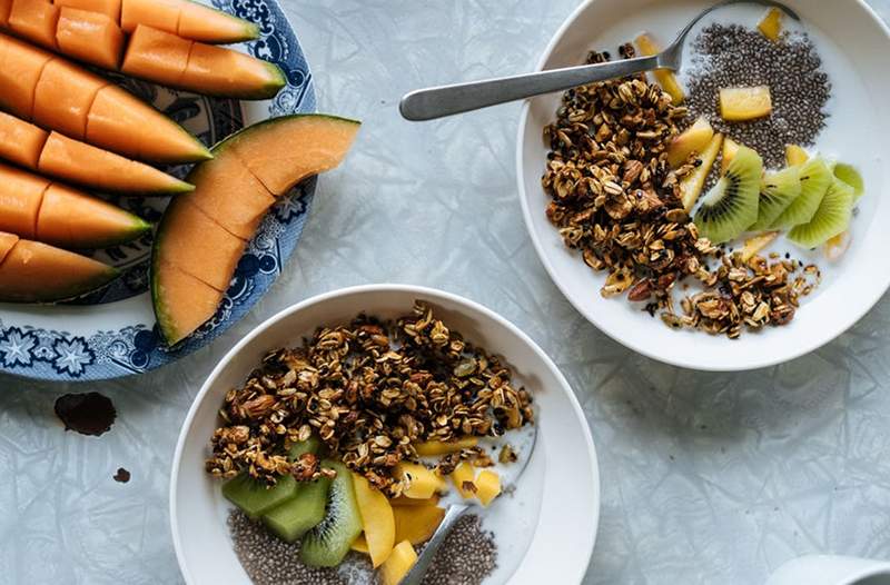 Questa ricetta di muesli sana senza avena funziona con ogni piano alimentare