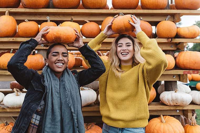 Cara mendapatkan kulit super-glowy menggunakan labu dari jack-o'-lantern Anda