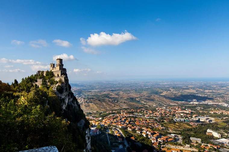 Treba li najmanje posjetiti Europu (i sićušno!) Zemlja biti vaša sljedeća zdrava destinacija putovanja?