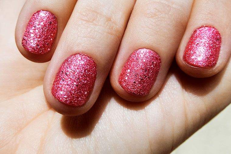 11 glitzernde Nagellacke zum Tragen, bis der Ball fällt