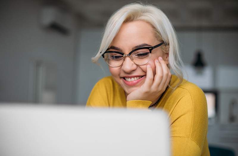 Stand laptop yang disetujui chiropractor ini adalah mimpi-datang-true untuk pergelangan tangan dan leher yang sakit