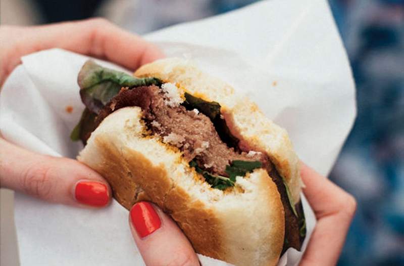 Questo sorprendente topping di hamburger aggiungerà una gustosa dolcezza (e vitamine!) alla tua prossima cottura