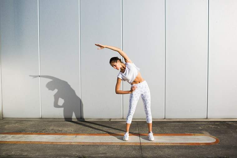 All-White Activewear ist ernst