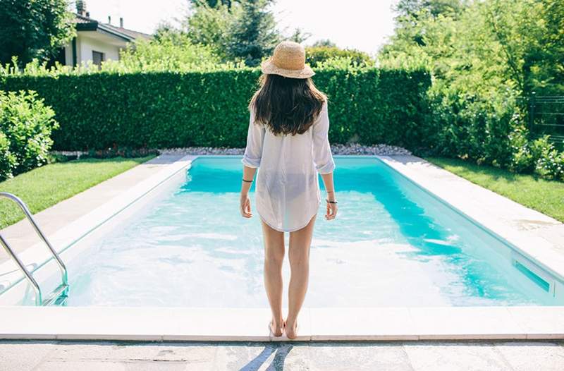 Deze voordelen van zoutwaterzwembaden zullen je de hele zomer lang laten zwemmen