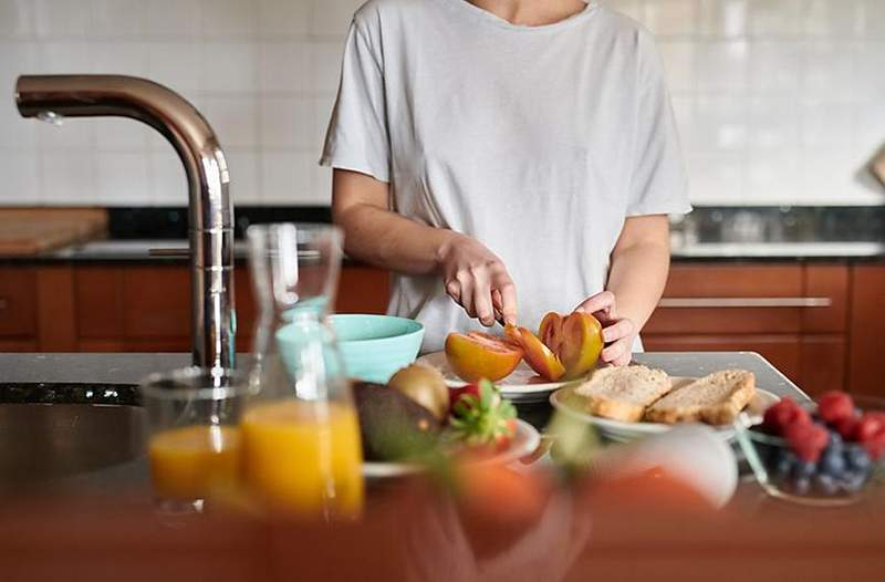 En ny grund til at øge dit måltid-prep-spil skadelige kemikalier kan være mere sandsynligt i takeout