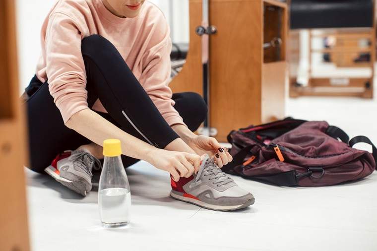 Questo è l'allenamento che un trainer professionista dice di fare quando si scende da un aereo per aiutare a migliorare il sistema immunitario