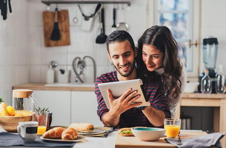 Los dos y no hacer de hablar con tu pareja sobre el dinero