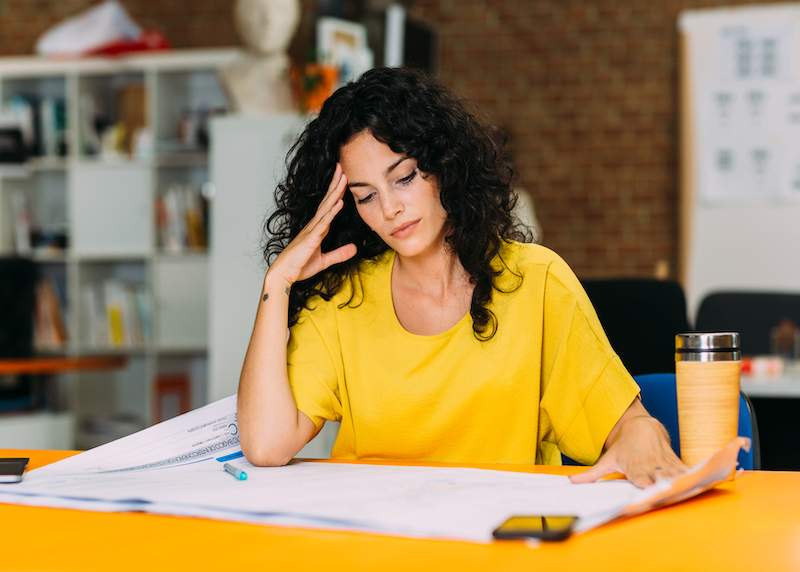 En neurovidenskabsmand og terapeut forklarer, hvordan angst og stress påvirker beslutningstagningen negativt