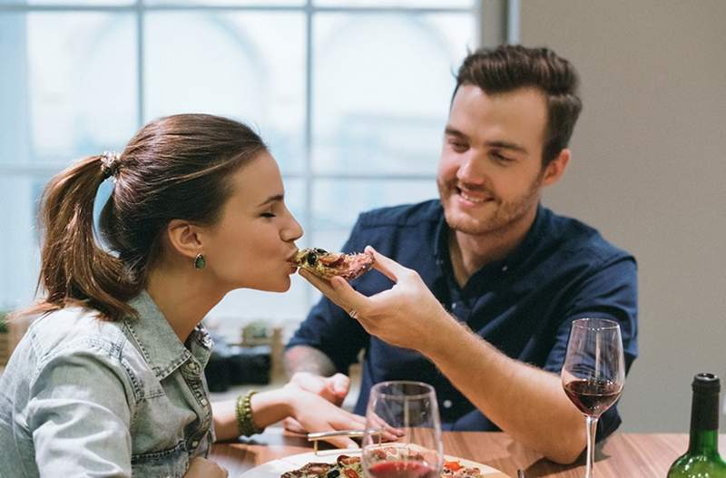 Un día V-Key V-Day es lo que las parejas felices anhelan los resultados de la encuesta