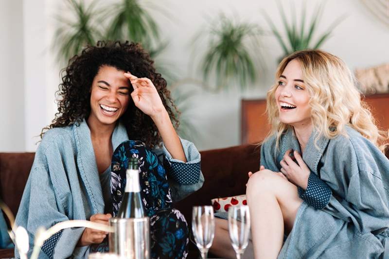 Hoe u een gezonde relatie kunt onderhouden met uw bruiloftsplanning BFF