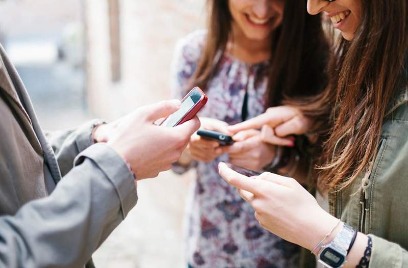 Estar pegado a su teléfono inteligente podría plantear efectos similares al abuso de sustancias