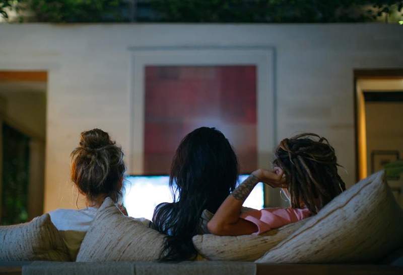 5 Netflix drágakövek, amelyeket a Galentine -napon nézhet a csapattal