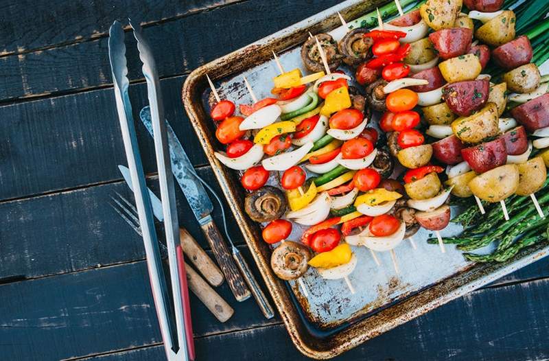 5 alimentos básicos de comida al aire libre para ceto en el fin de semana del Día de los Caídos