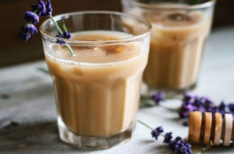 Terbakar dengan minuman dingin? Chai Latte Jamur Adaptogenik ini adalah alternatif yang penuh manfaat