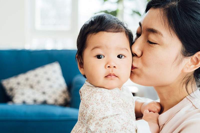 Questa meditazione di 10 minuti per le nuove mamme può aiutare * chiunque * rilassarsi